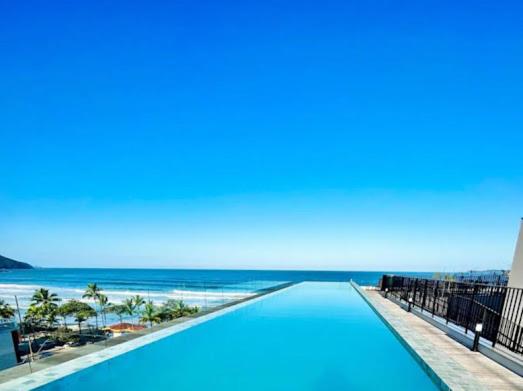 Apartamento com Piscina na Cobertura e Vista Panoramica do Mar da PRAIA GRANDE