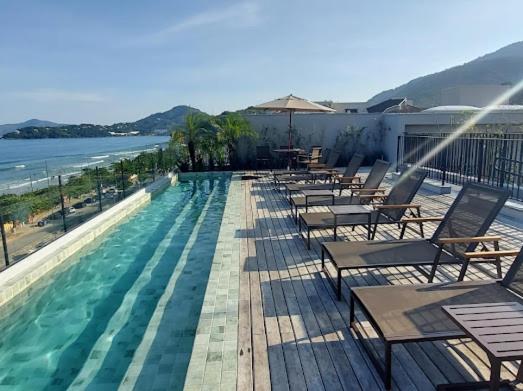 Apartamento com Piscina na Cobertura e Vista Panoramica do Mar da PRAIA GRANDE