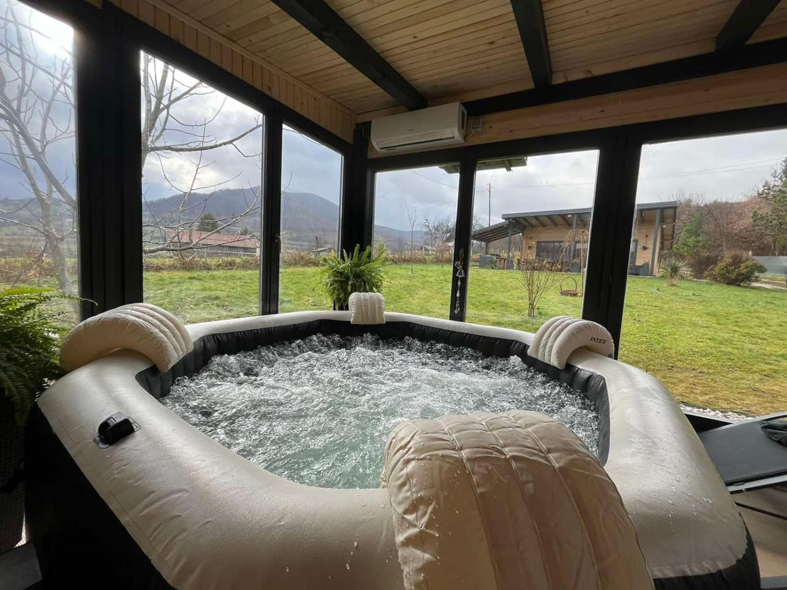 Residence Wood Pool & SPA