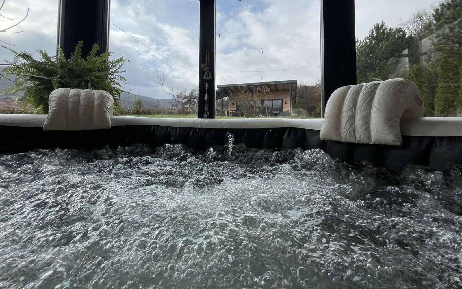 Residence Wood Pool & SPA