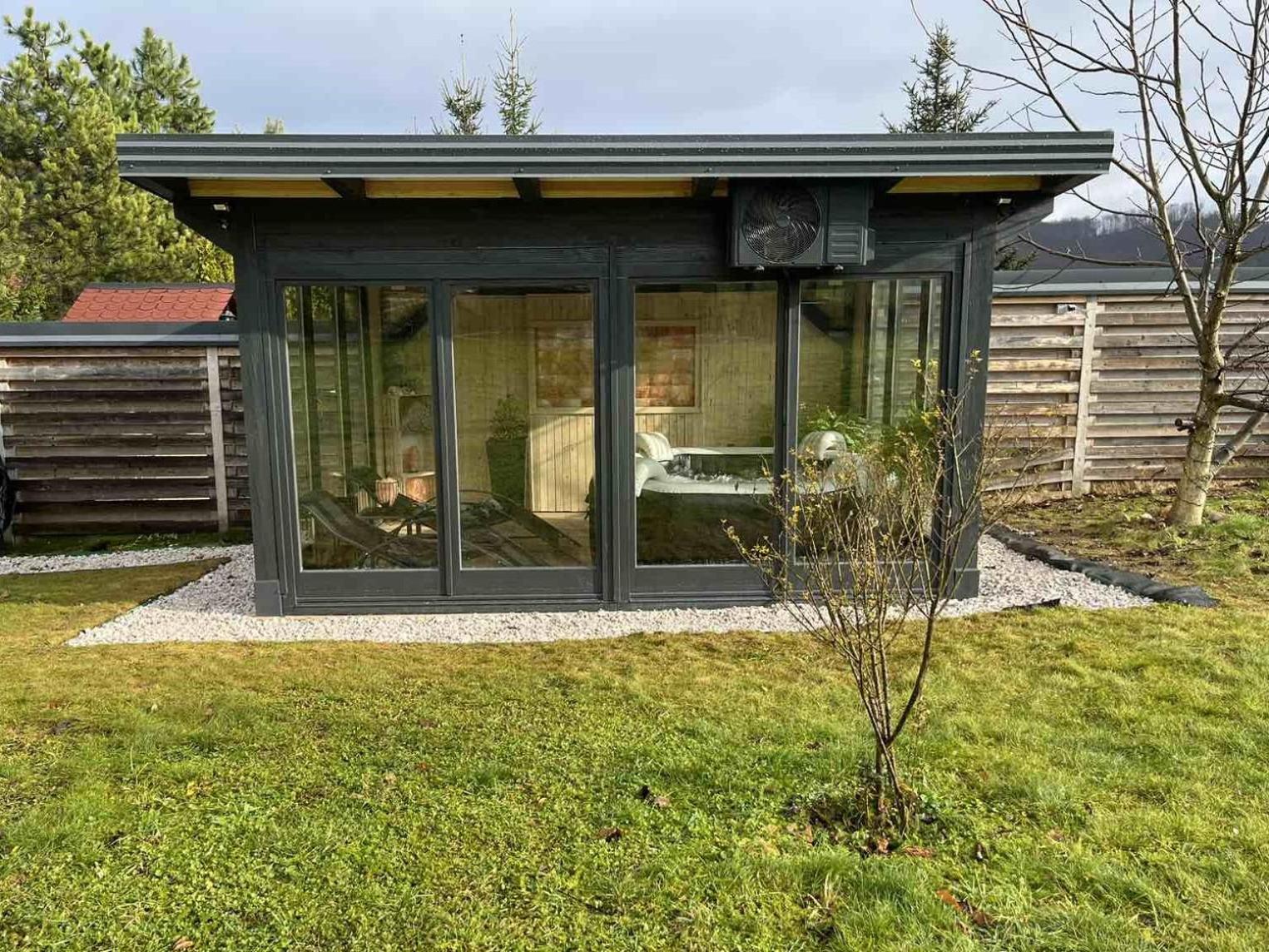 Residence Wood Pool & SPA