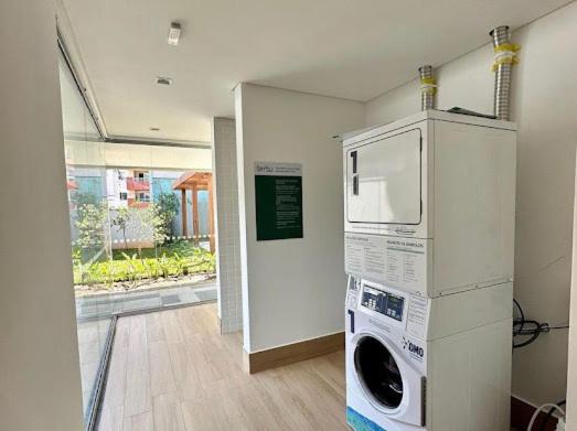 Apartamento com Piscina na Cobertura e Vista Panoramica do Mar da PRAIA GRANDE