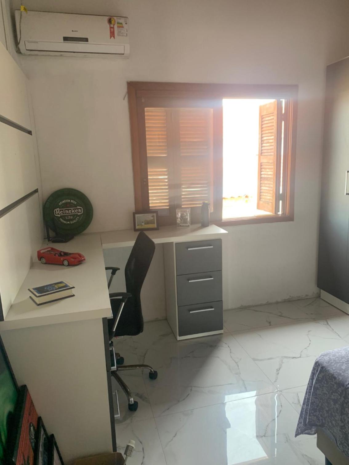Casa com 4 quartos e piscina pra aproveitar