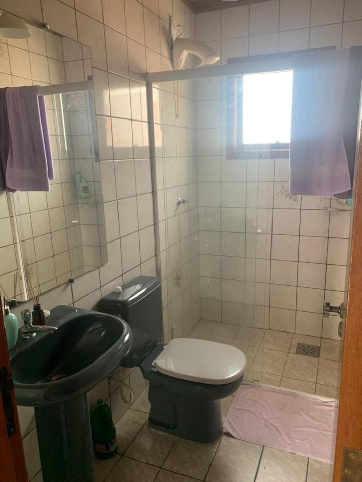 Casa com 4 quartos e piscina pra aproveitar