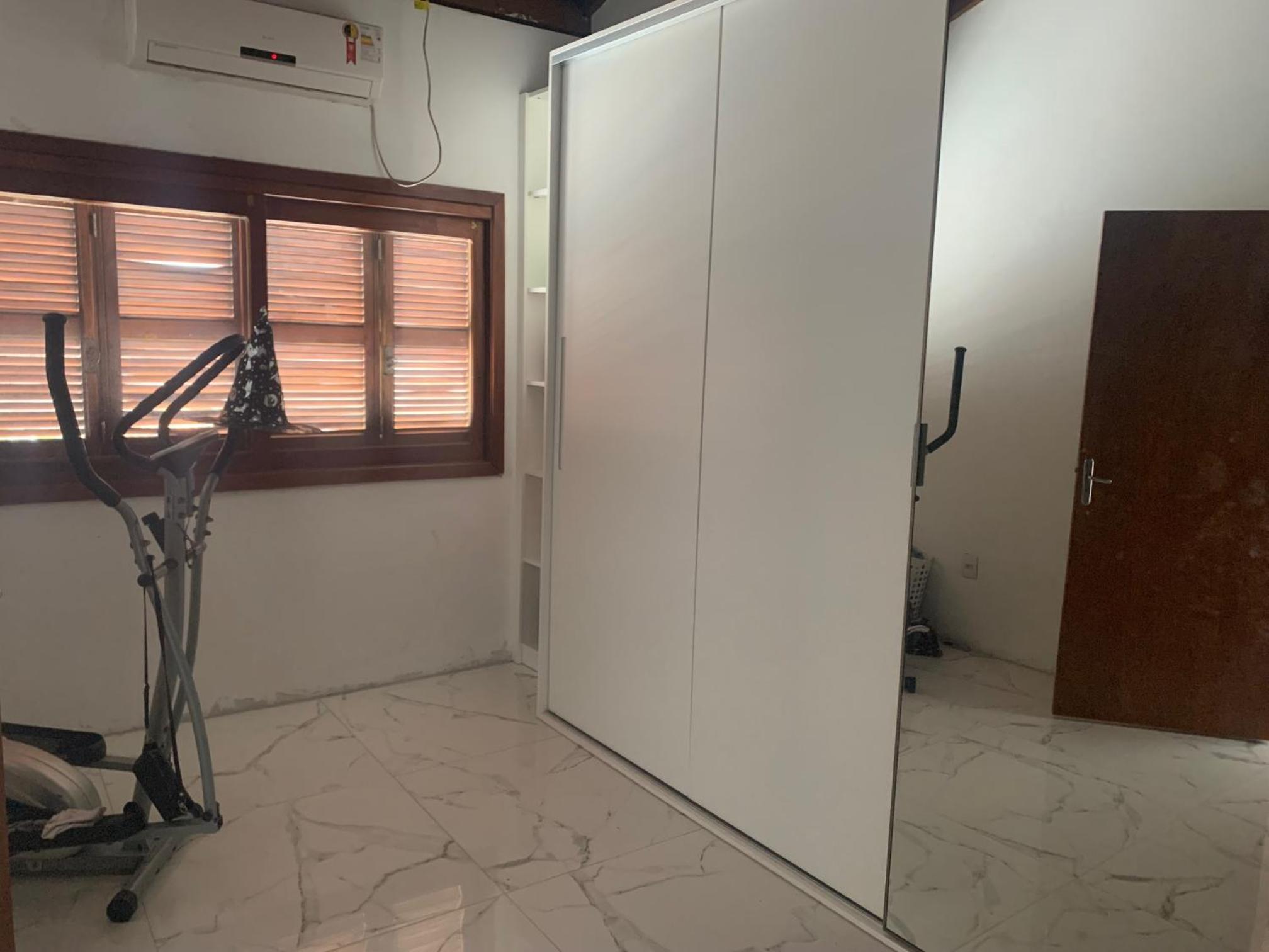 Casa com 4 quartos e piscina pra aproveitar