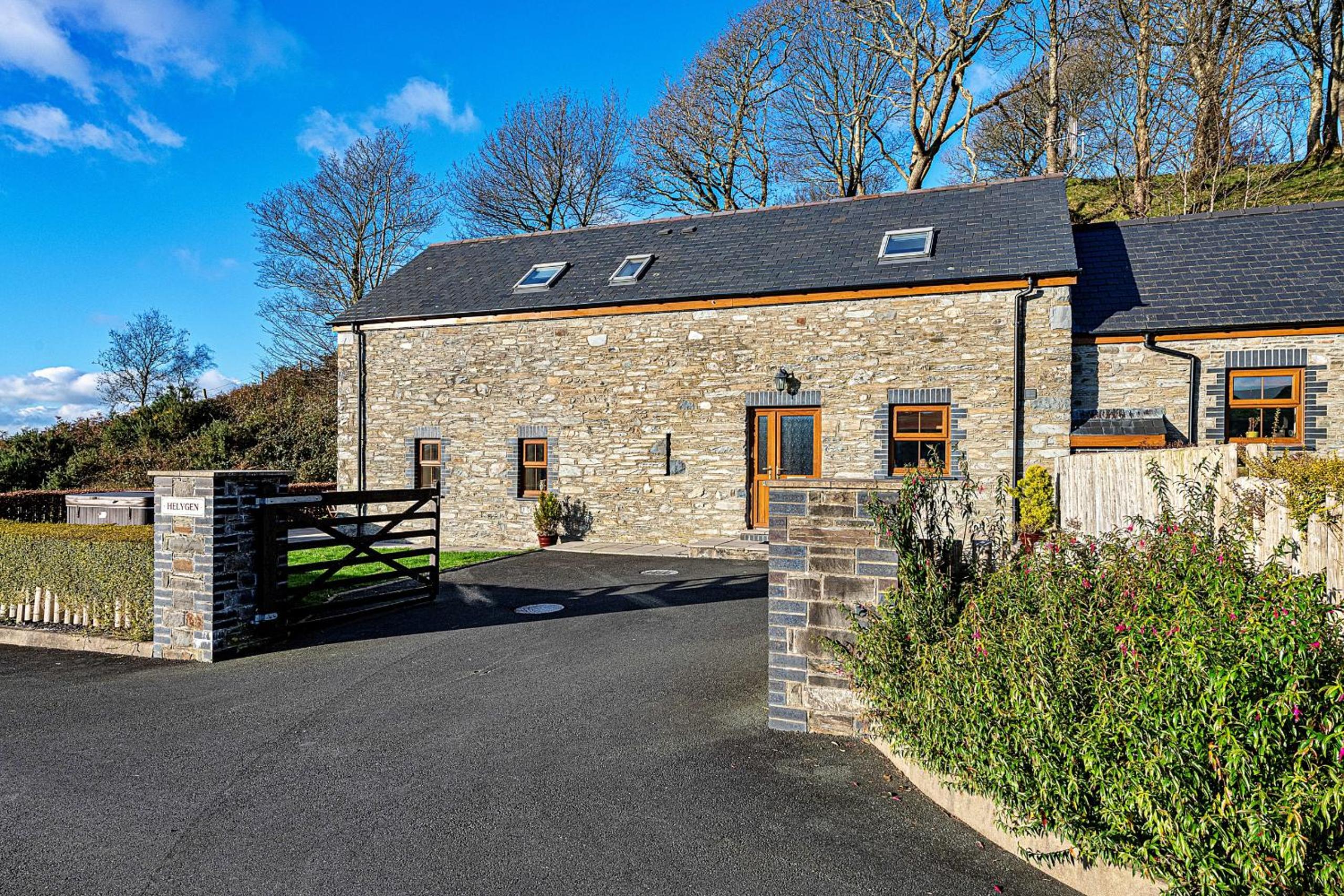 Finest Retreats - Helygen view 5