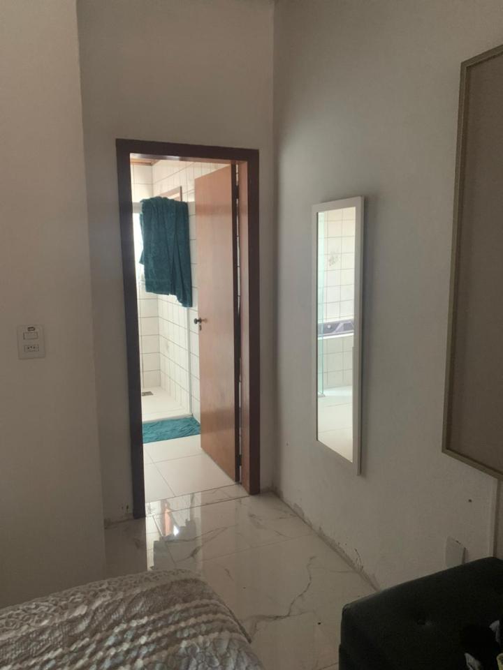Casa com 4 quartos e piscina pra aproveitar