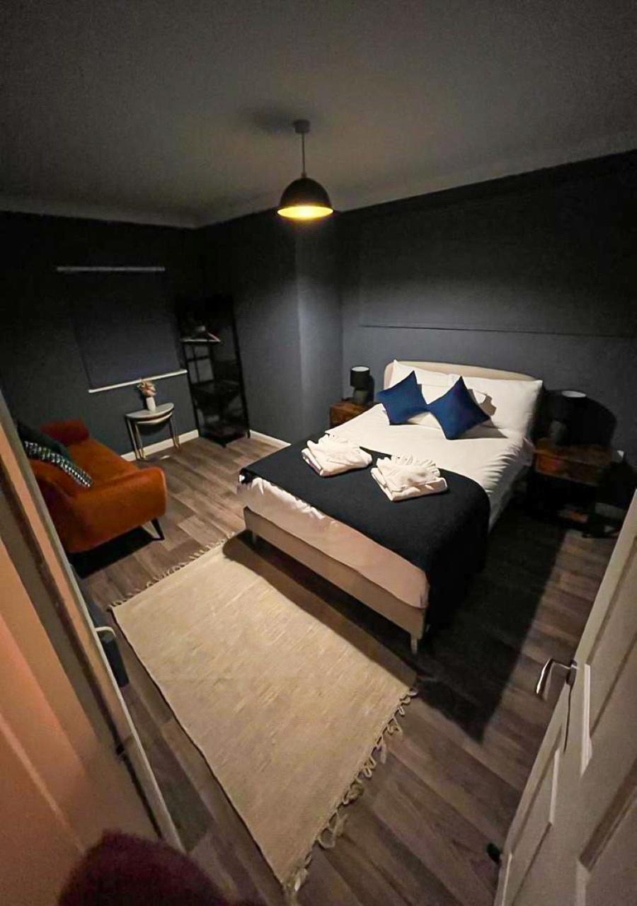 Stylish & Modern Apartment - Southend Stays view 2