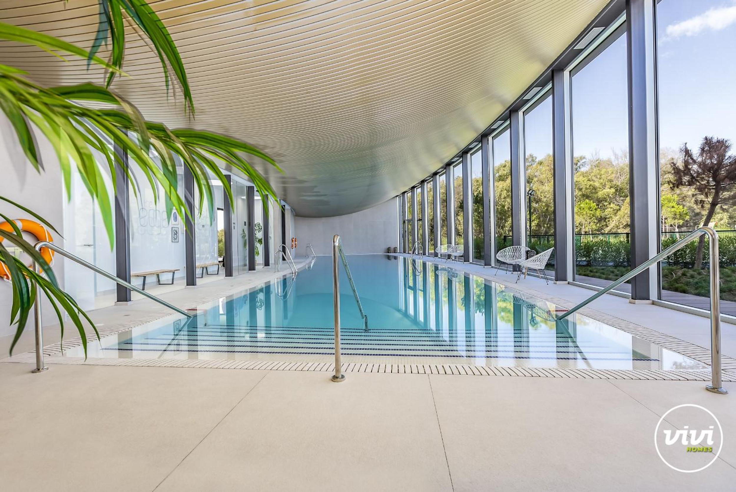 ViVi Homes - Alessio Pool, Sauna, Spa, Gym & Beach