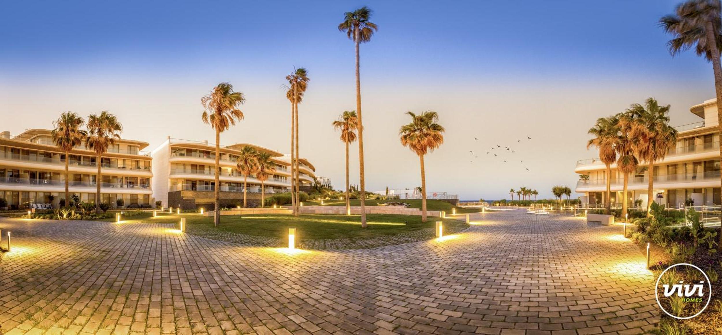 ViVi Homes - Alessio Pool, Sauna, Spa, Gym & Beach