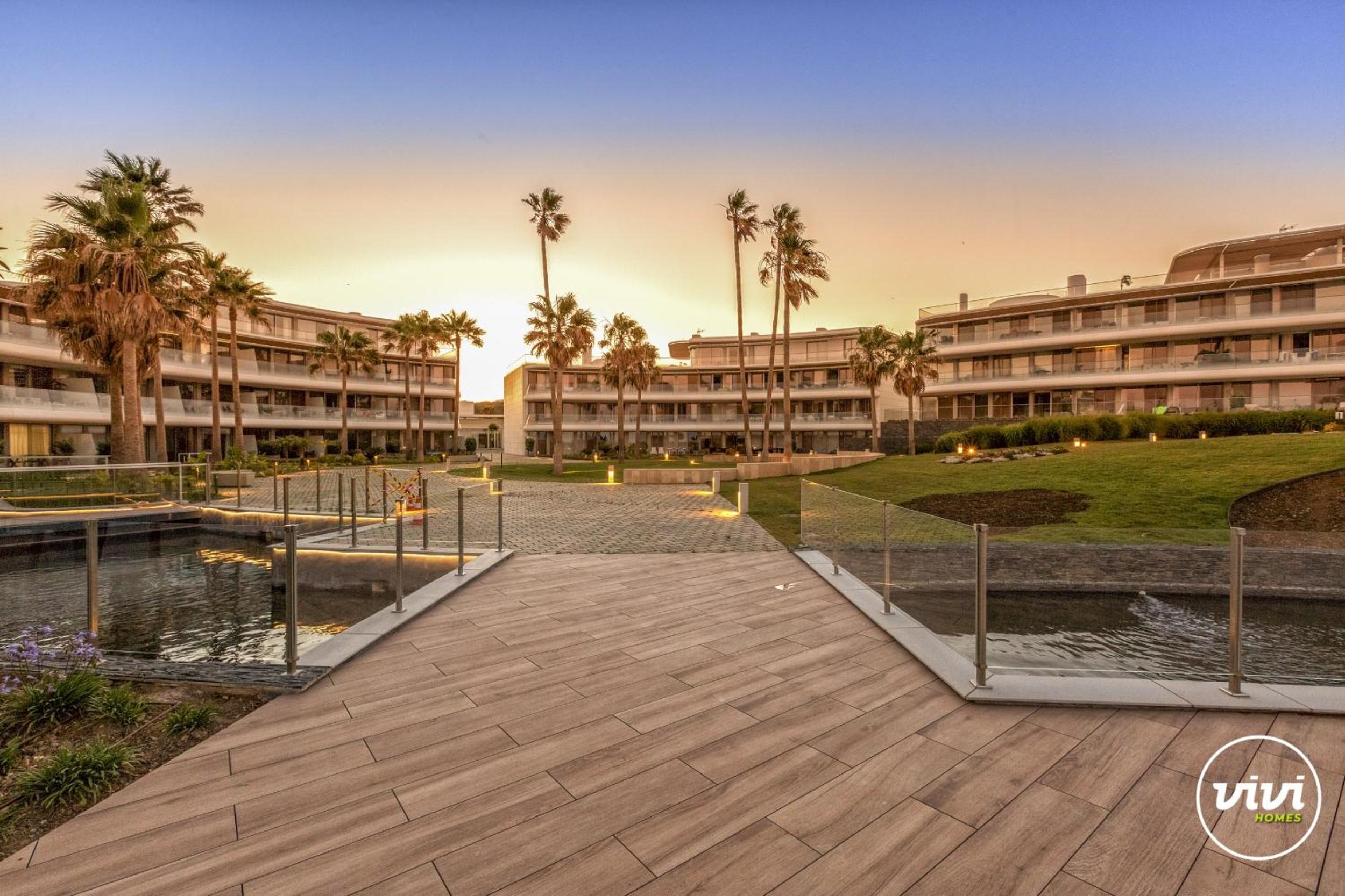 ViVi Homes - Alessio Pool, Sauna, Spa, Gym & Beach