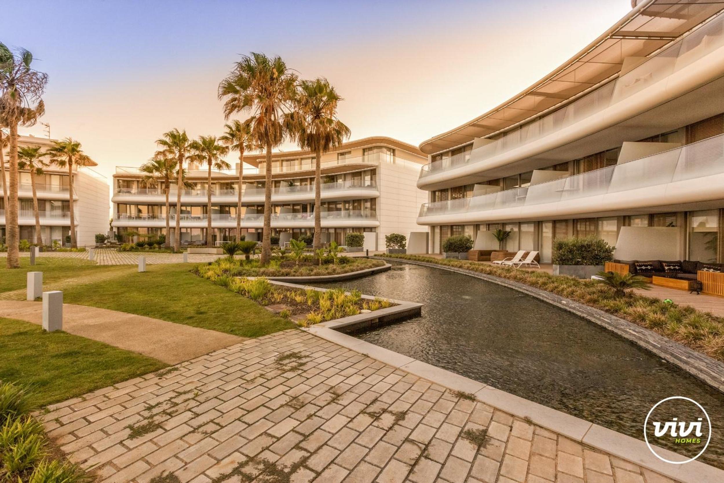ViVi Homes - Alessio Pool, Sauna, Spa, Gym & Beach