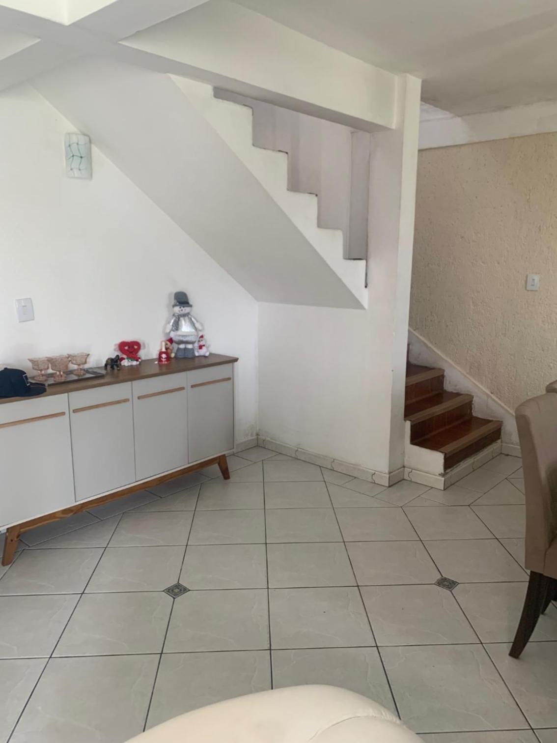 Casa com 4 quartos e piscina pra aproveitar