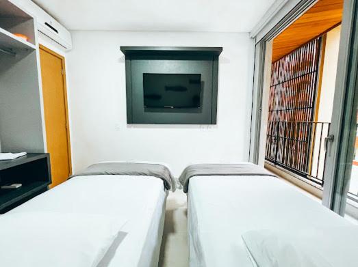 Apartamento com Piscina na Cobertura e Vista Panoramica do Mar da PRAIA GRANDE