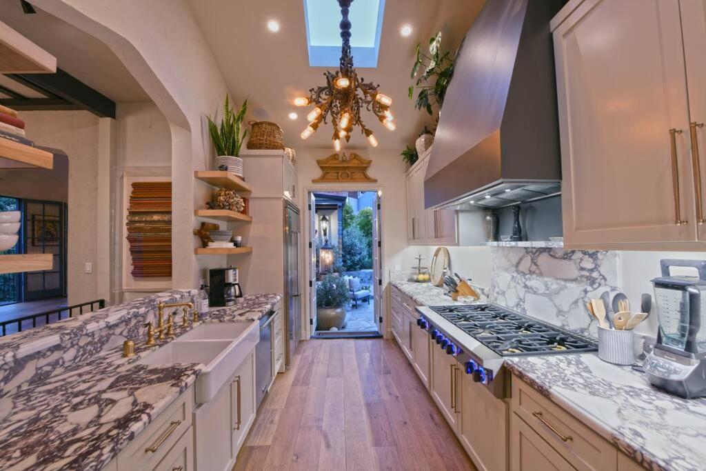 Designer Pool Villa Under the Hollywood Sign
