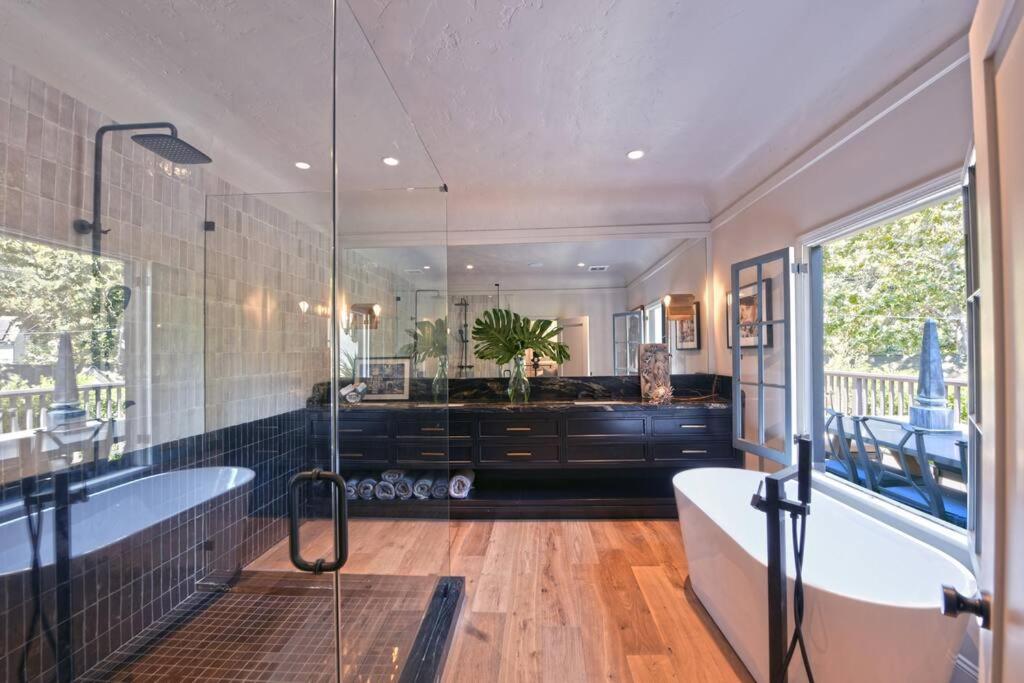 Designer Pool Villa Under the Hollywood Sign