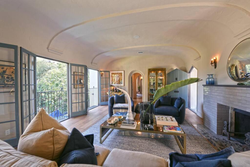 Designer Pool Villa Under the Hollywood Sign