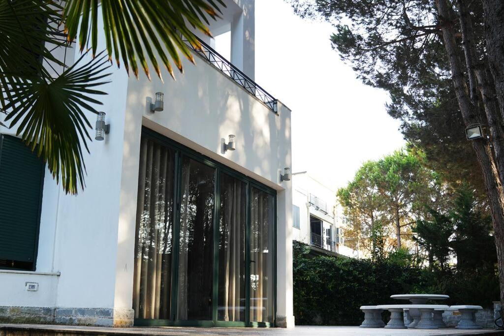 The Beachfront Villa by PikHost