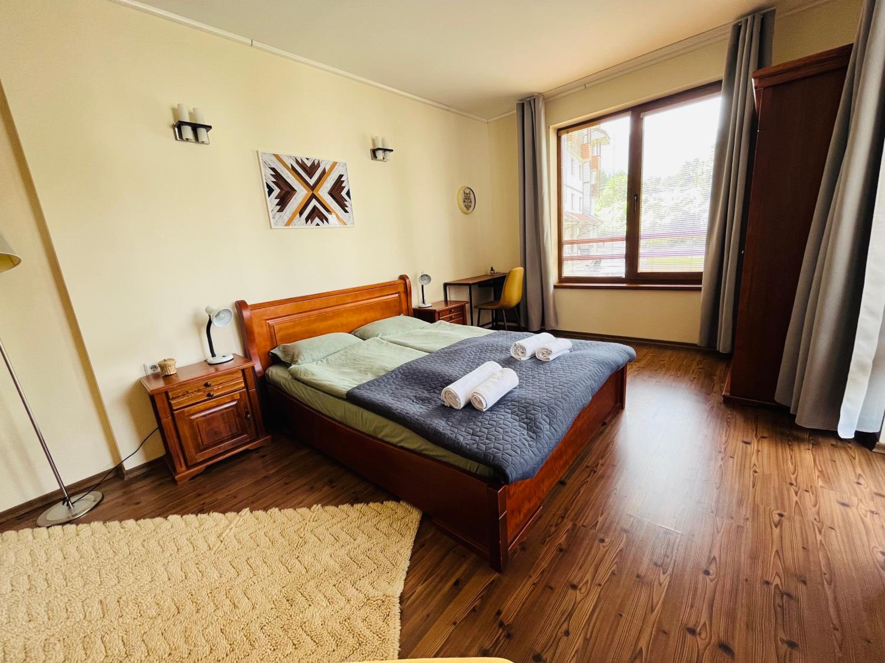 Mountain Cedar Pine 1 BR Apt near Ski Gondola