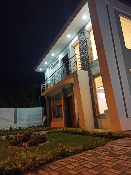 Moderna casa vacacional en Baños