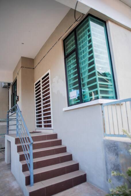 CikJah Guest House SEMI-D photo 5