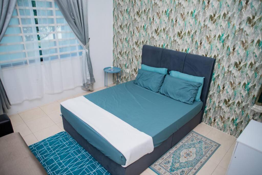 CikJah Guest House SEMI-D photo 2