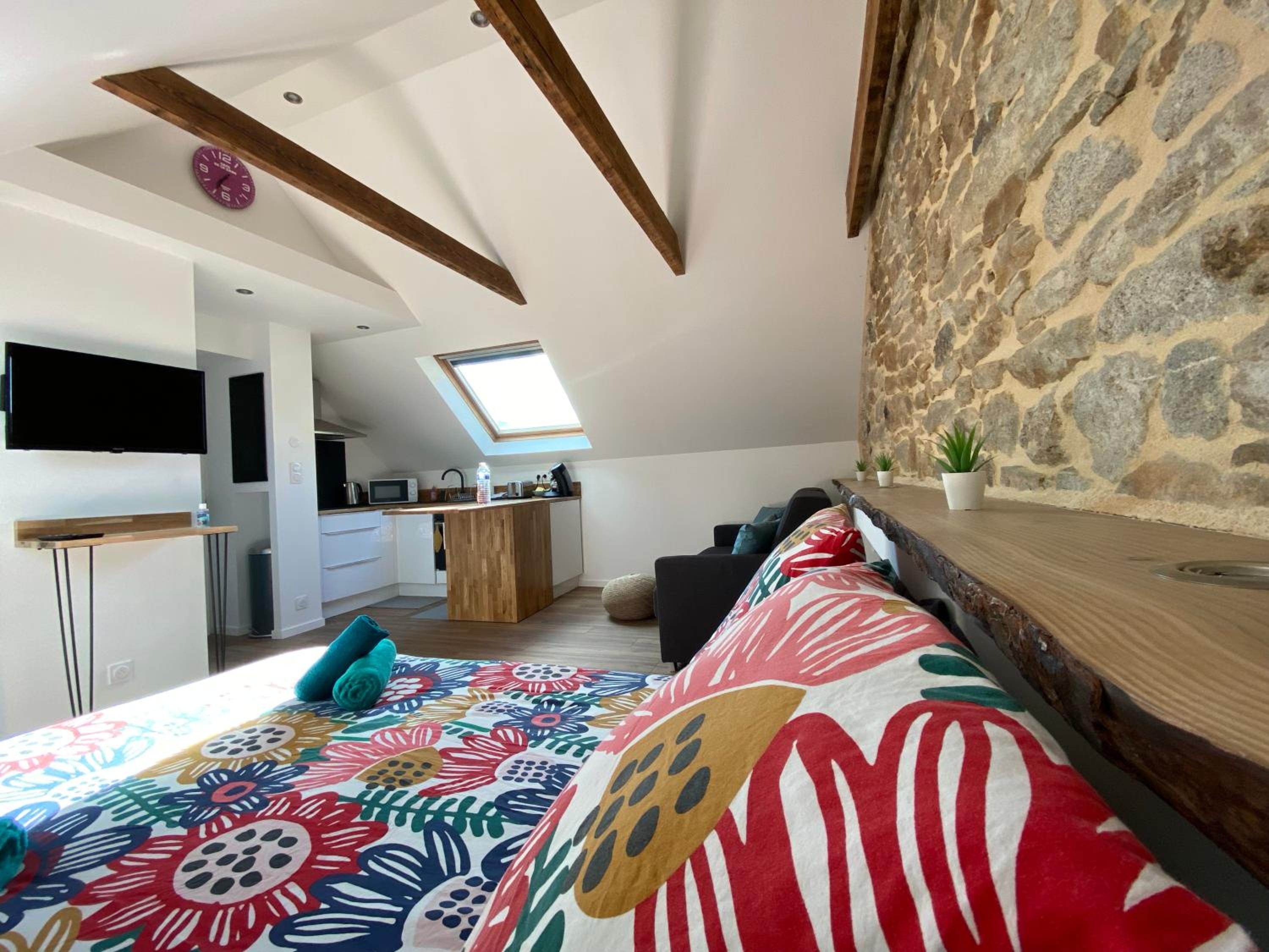 Studio cosy - renove - calme - 3 personnes - proche gare et centre historique