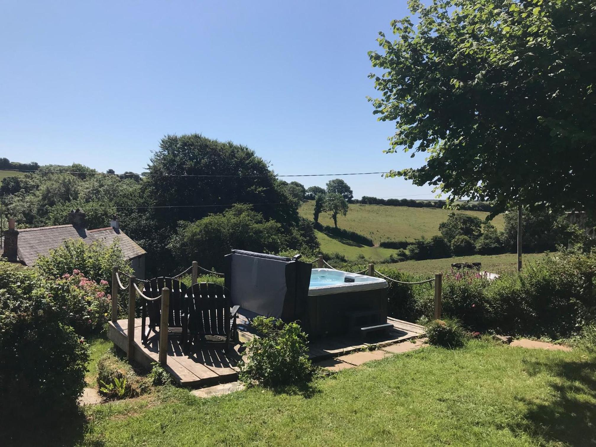 Hotel Clotted Cream Cottage: Countryside Calm: Close To Beach: Dartmouth: Devon