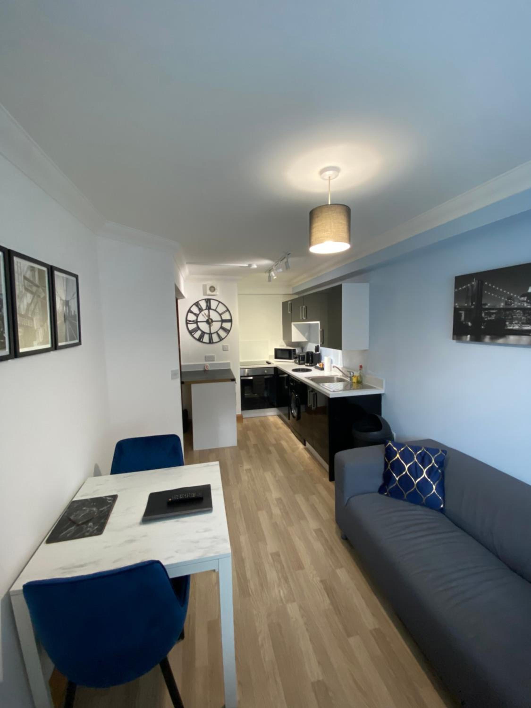 Stylish 1 bedroom apartment in Norwich city centre view 5