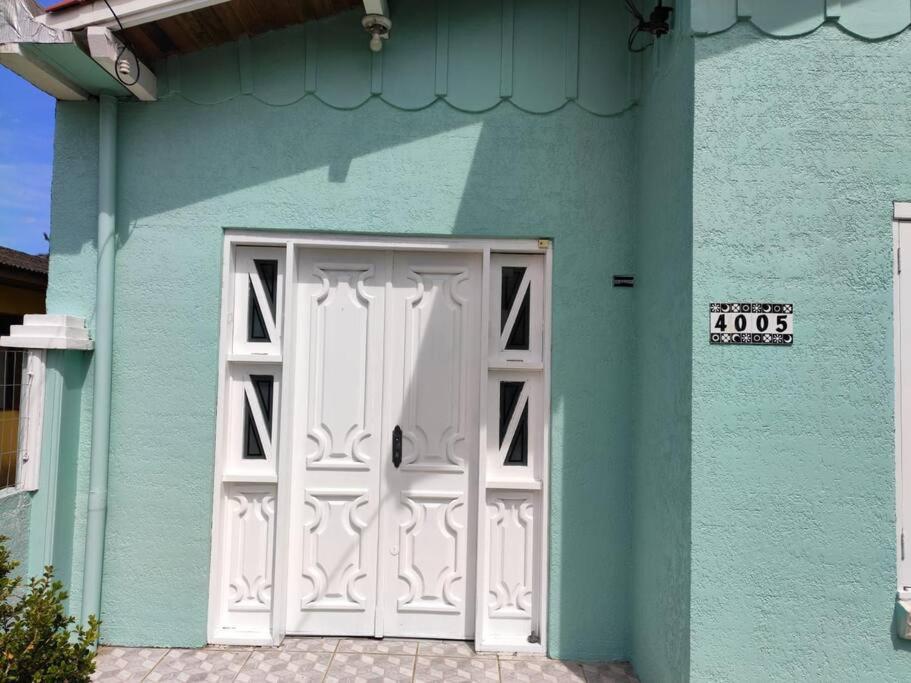 Linda casa grande em Capão Novo