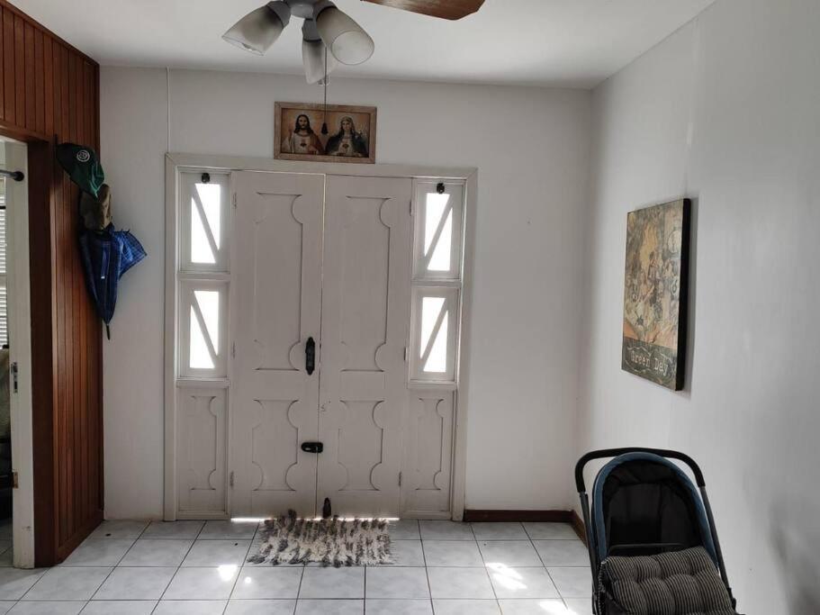 Linda casa grande em Capão Novo
