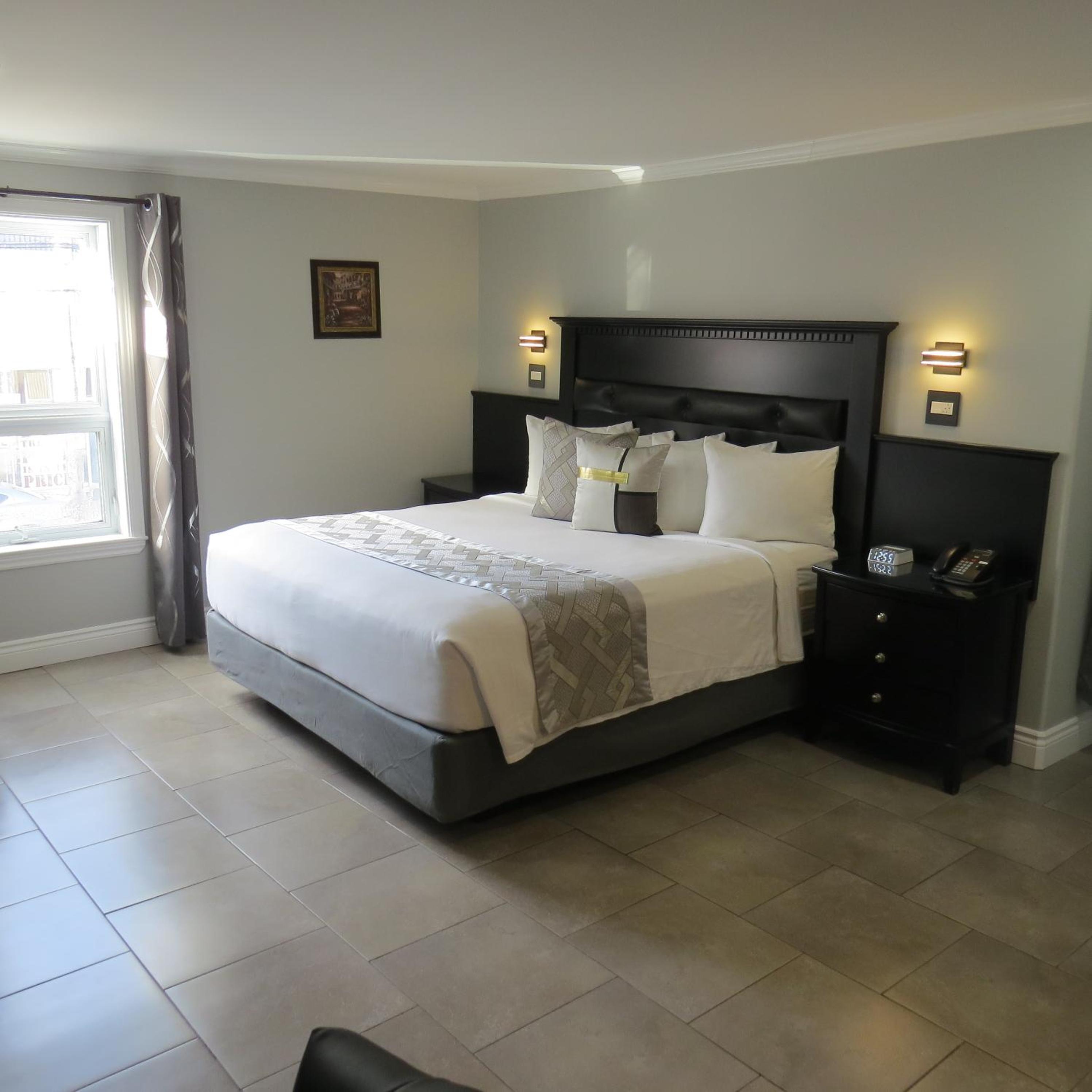 Dockside Suites
