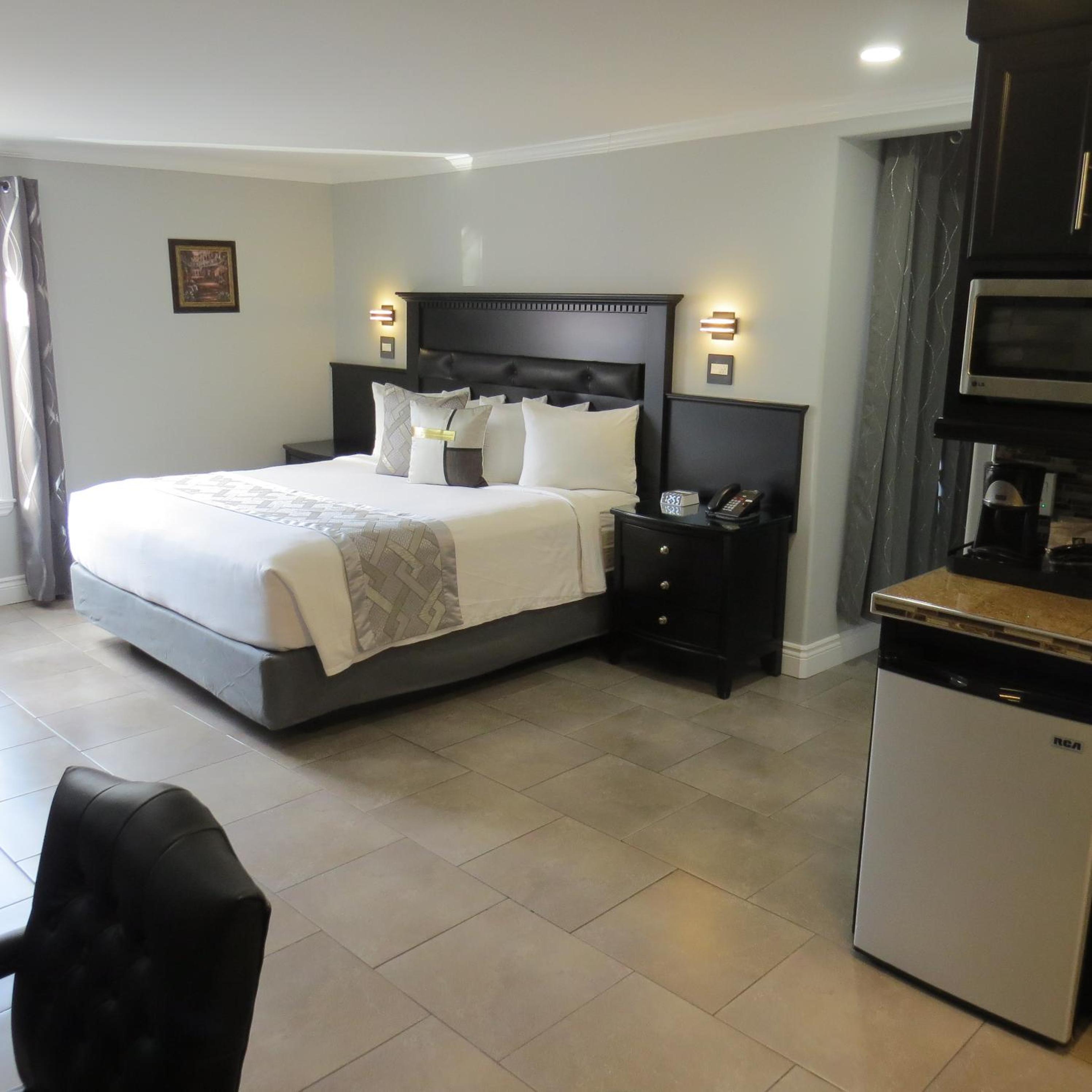 Dockside Suites
