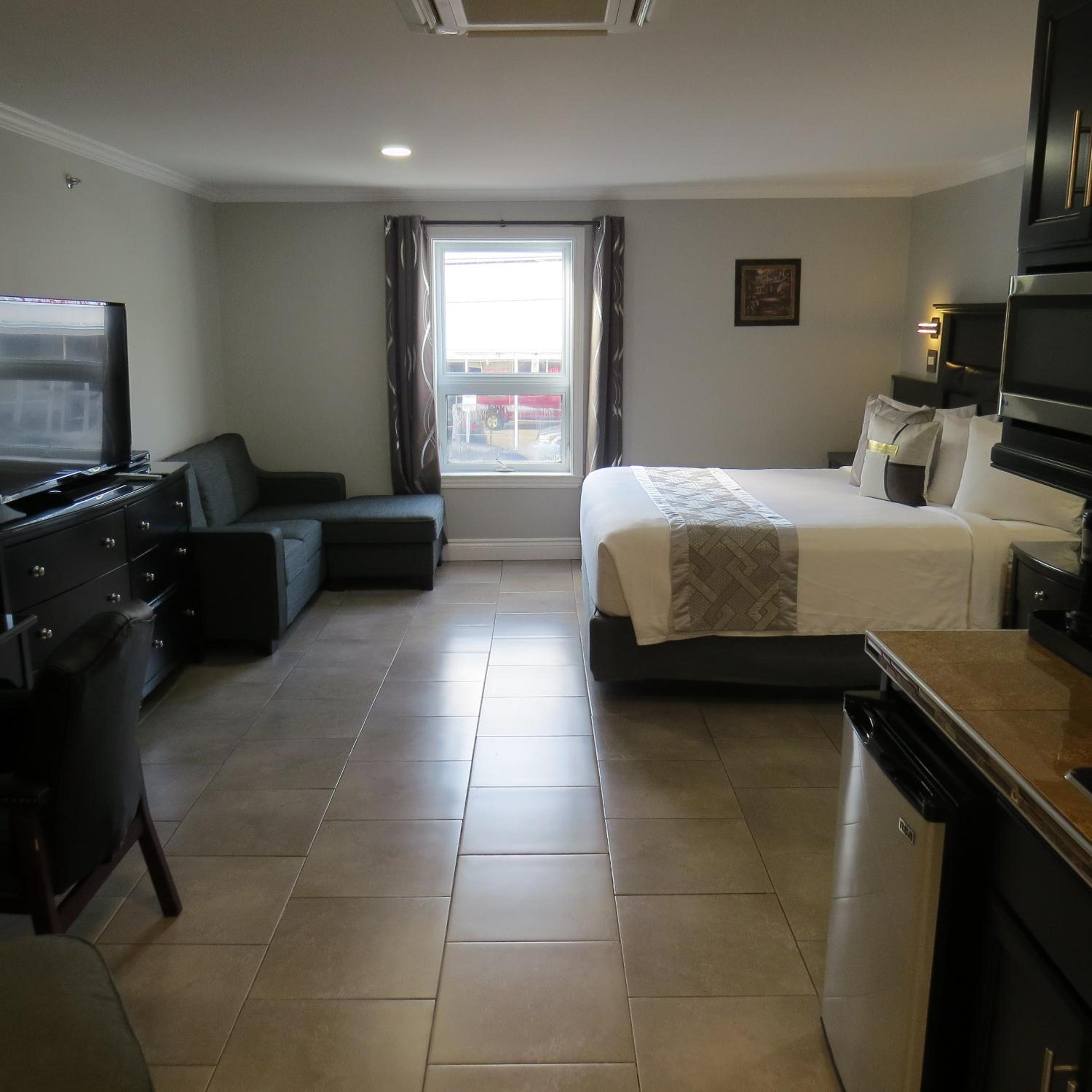 Dockside Suites