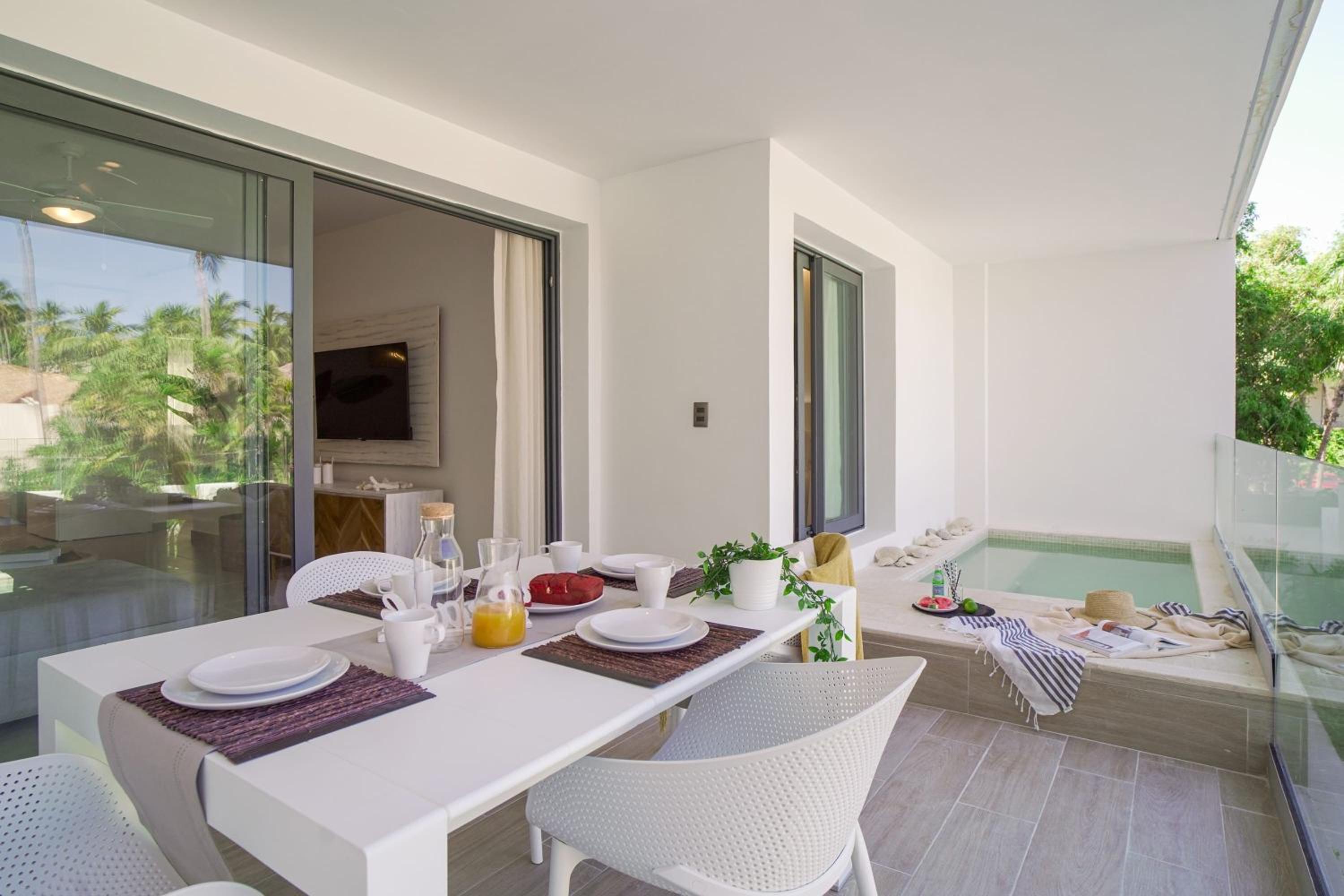 Fantastic brand new beach home