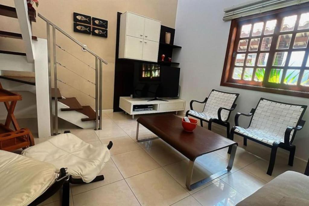 Apartamento duplex em Praia do Forte - 2 suítes