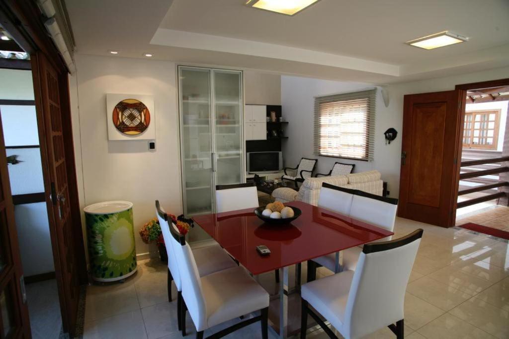 Apartamento duplex em Praia do Forte - 2 suítes