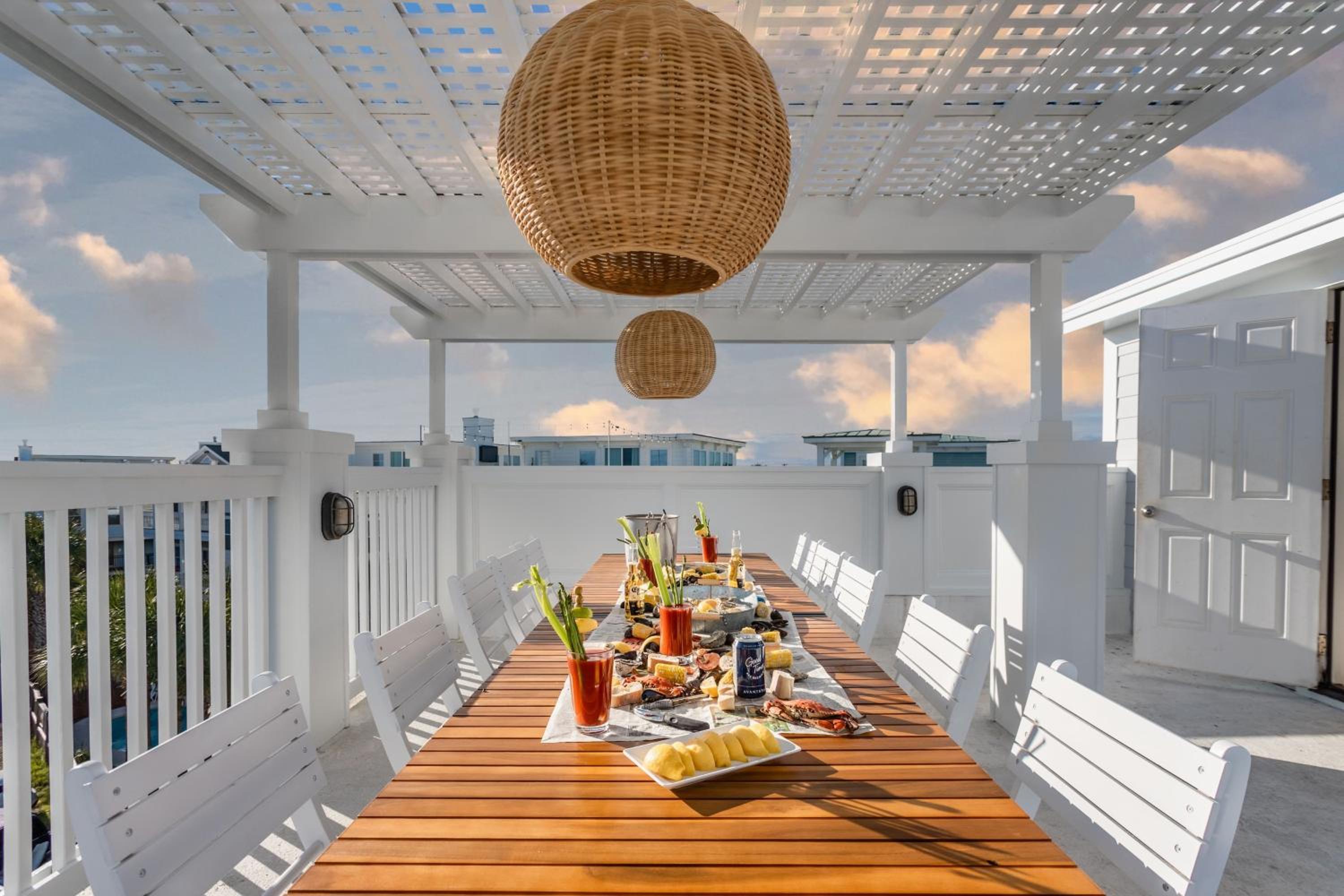 1 Block to Beach Newly Renovated 6BDR w Rooftop Views Sand Dune by AvantStay