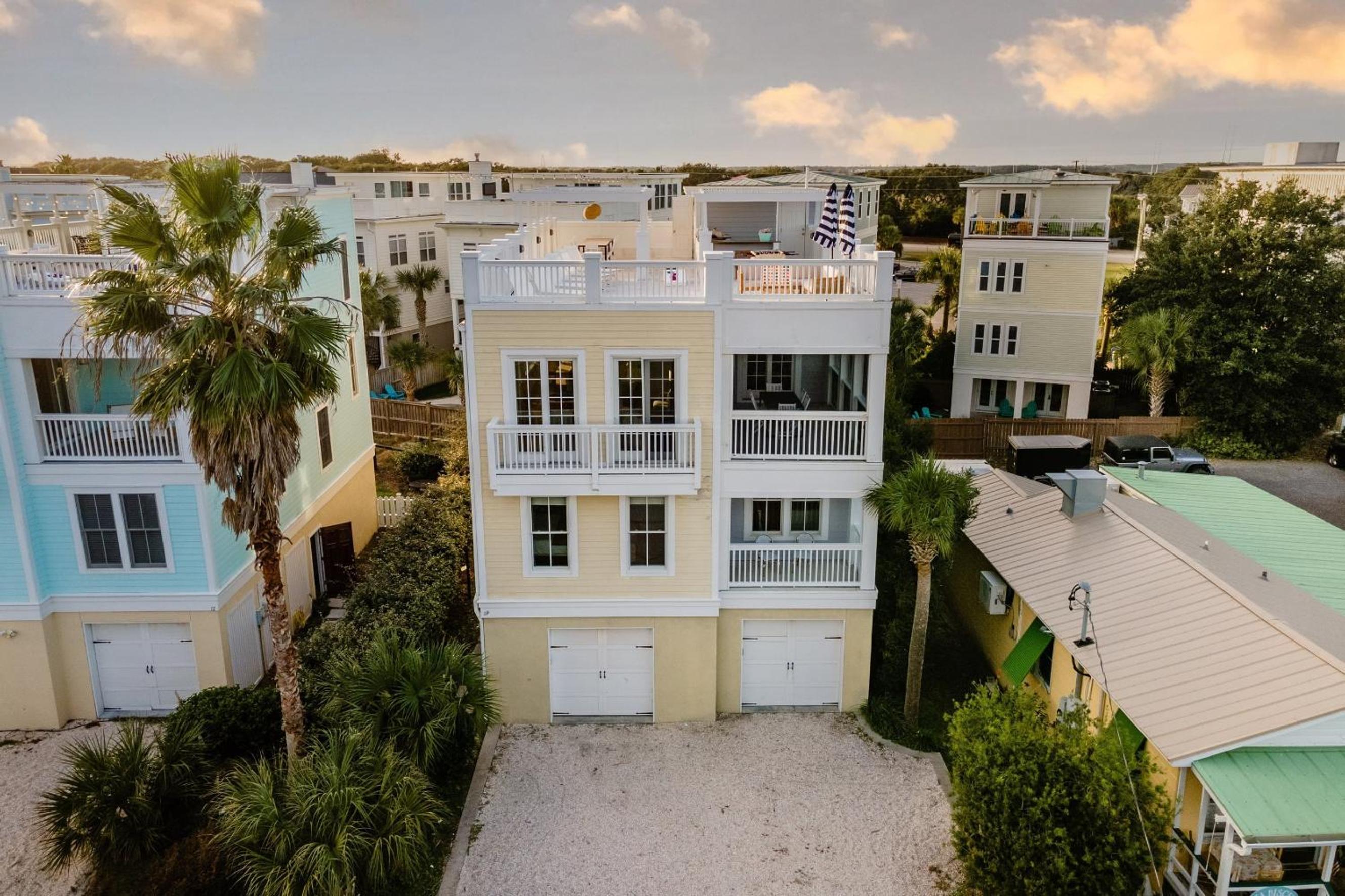 1 Block to Beach Newly Renovated 6BDR w Rooftop Views Sand Dune by AvantStay
