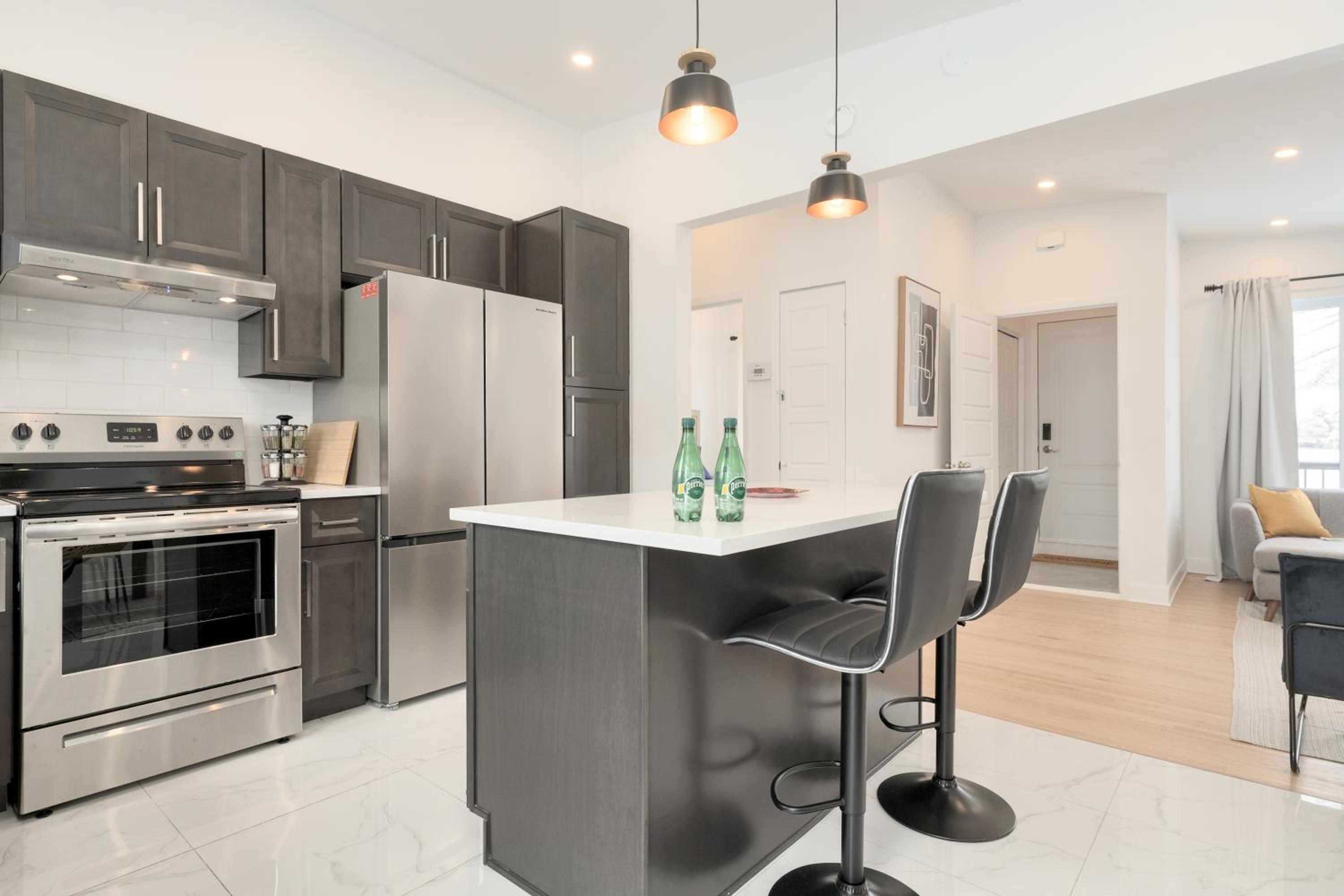 Contemporary renovated house in southshore MTL