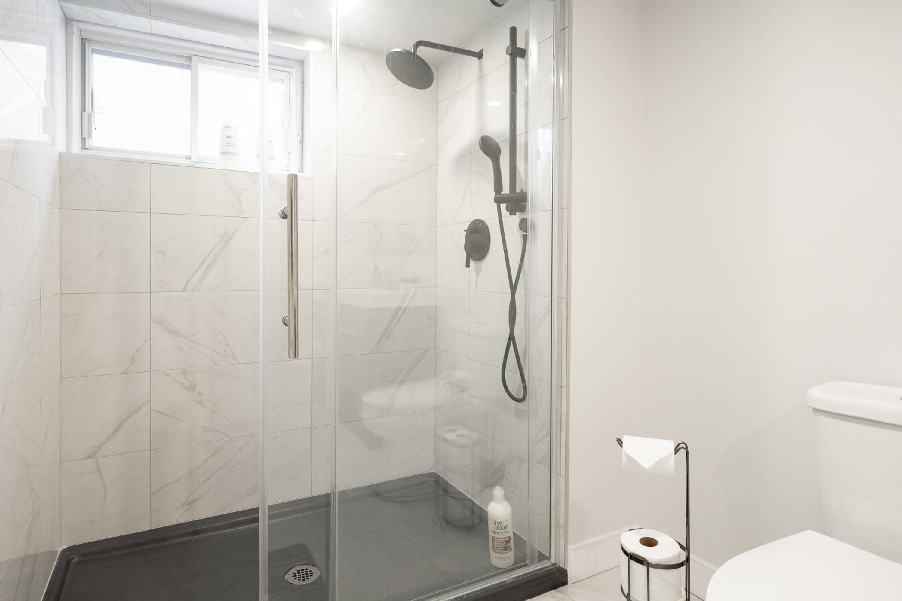Contemporary renovated house in southshore MTL
