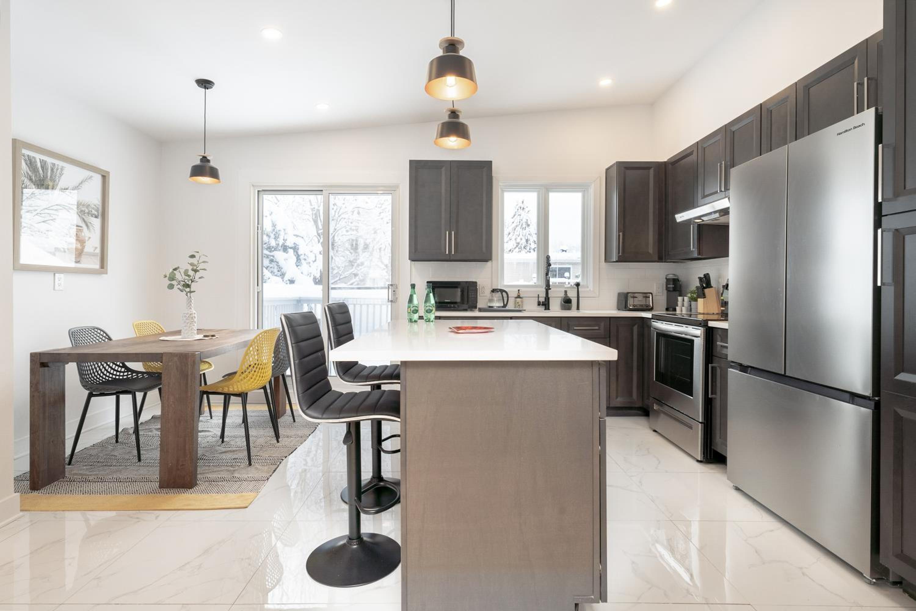 Contemporary renovated house in southshore MTL