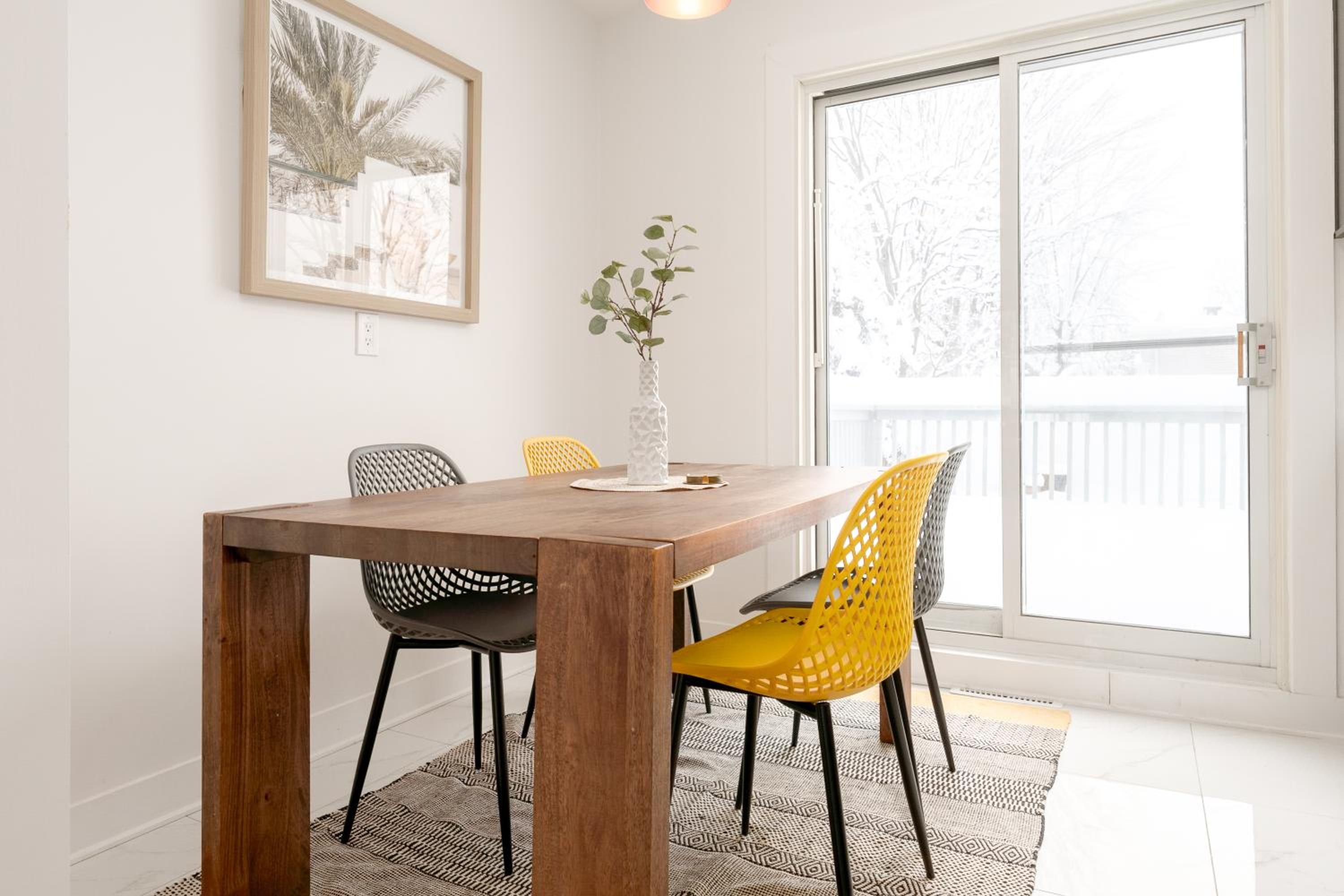 Contemporary renovated house in southshore MTL