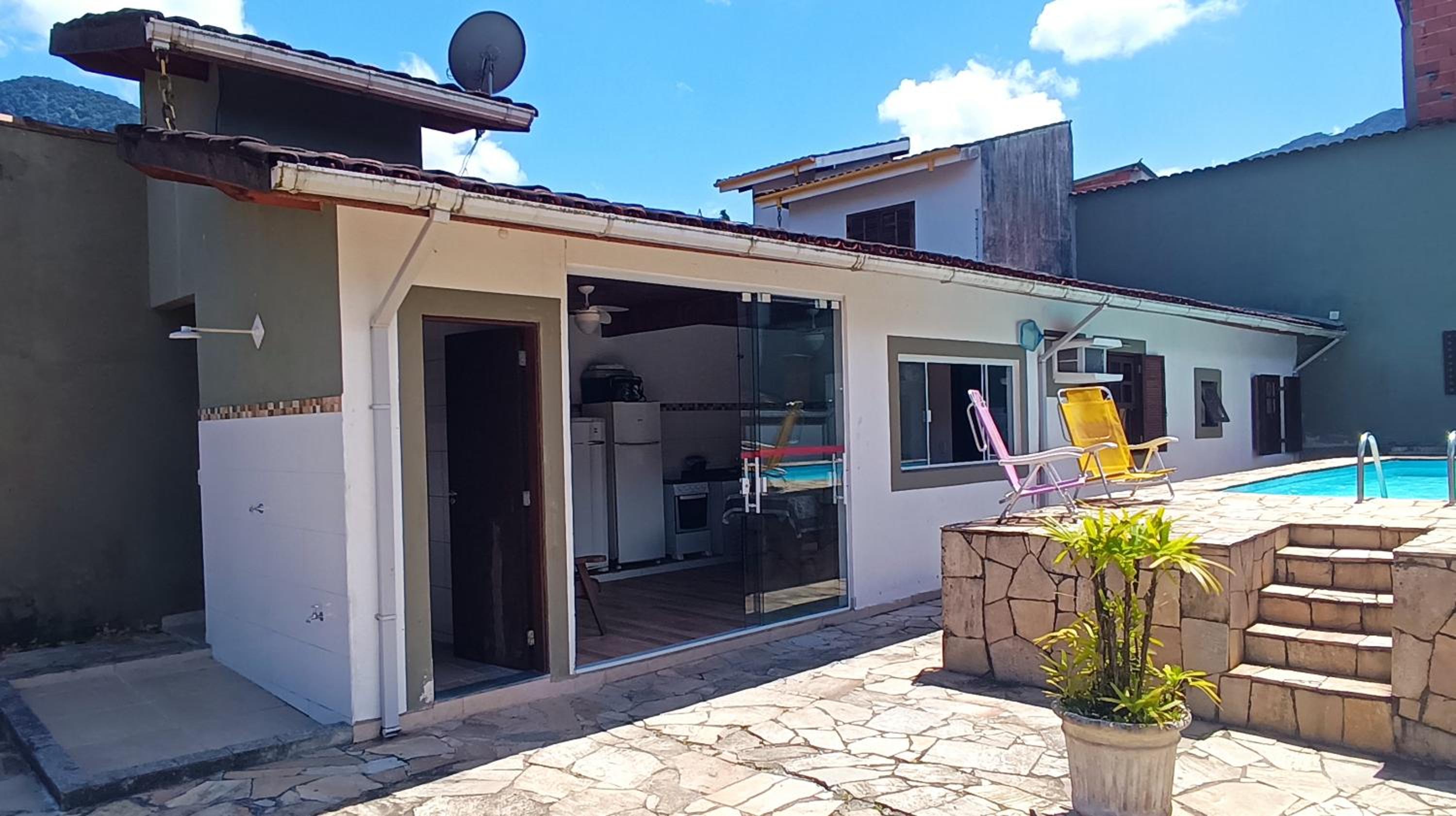 Complexo Maresias 3 Casas Piscina 2 churrasqueiras p/ 16 pessoas