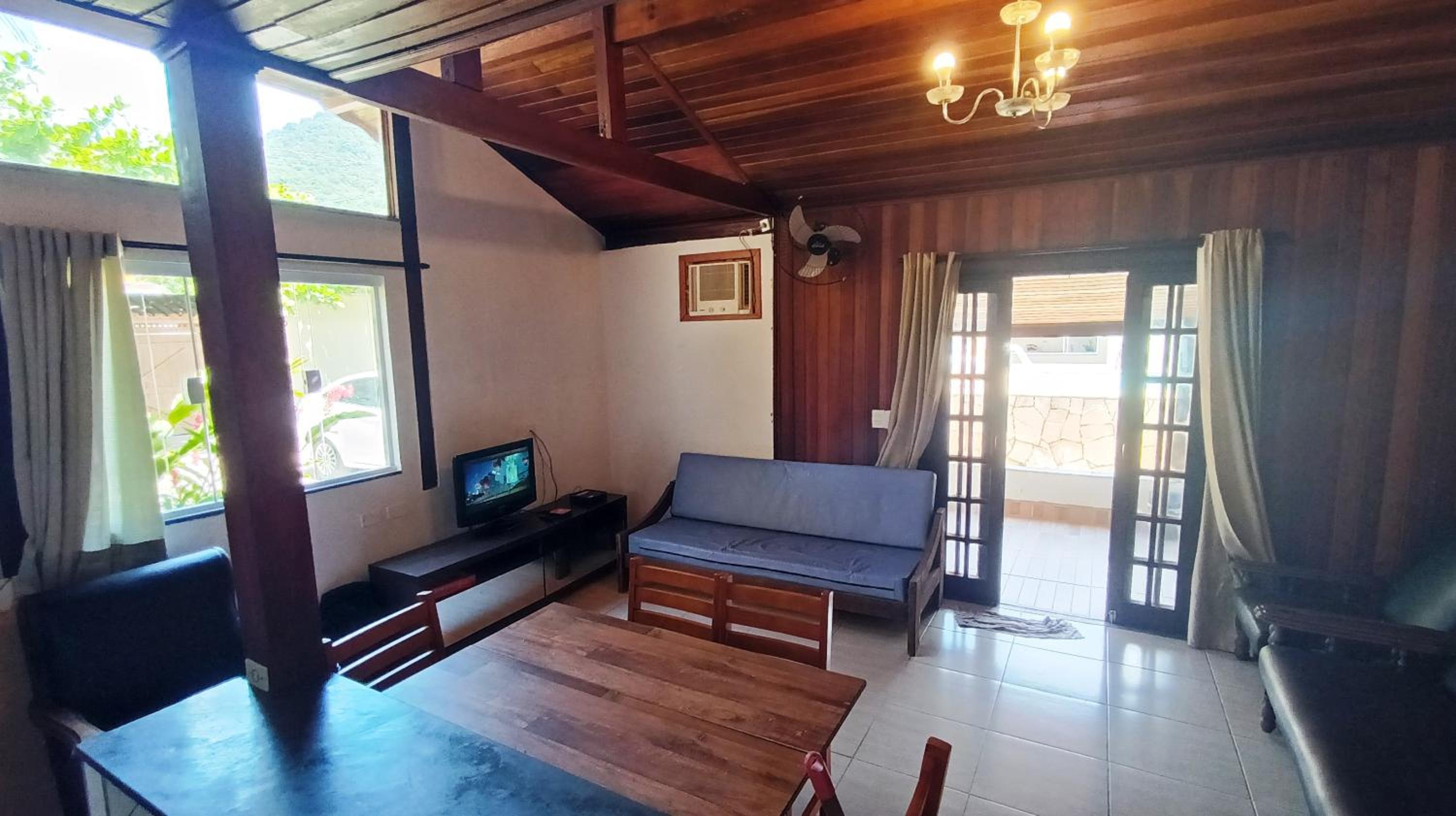 Complexo Maresias 3 Casas Piscina 2 churrasqueiras p/ 16 pessoas