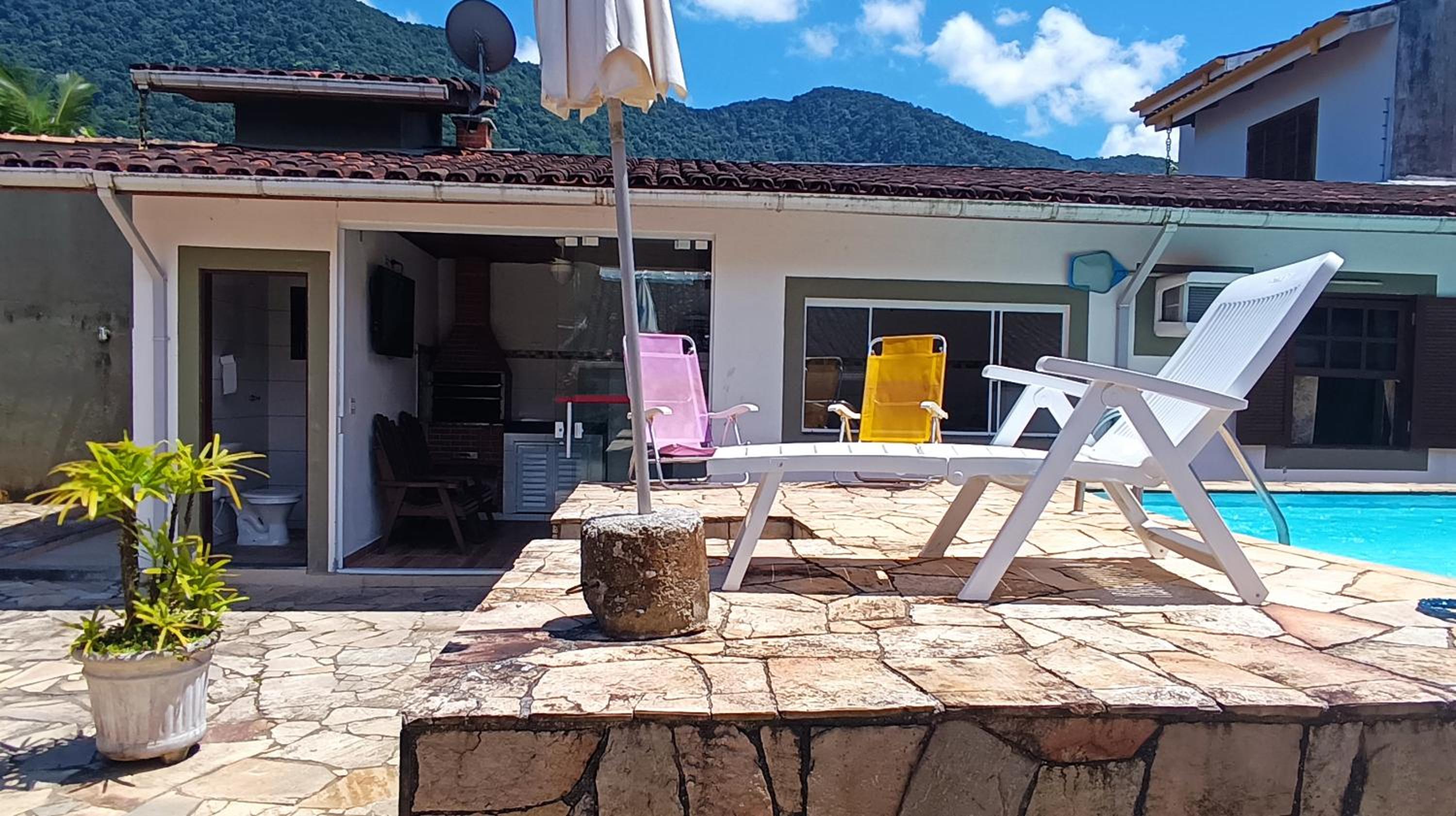 Complexo Maresias 3 Casas Piscina 2 churrasqueiras p/ 16 pessoas