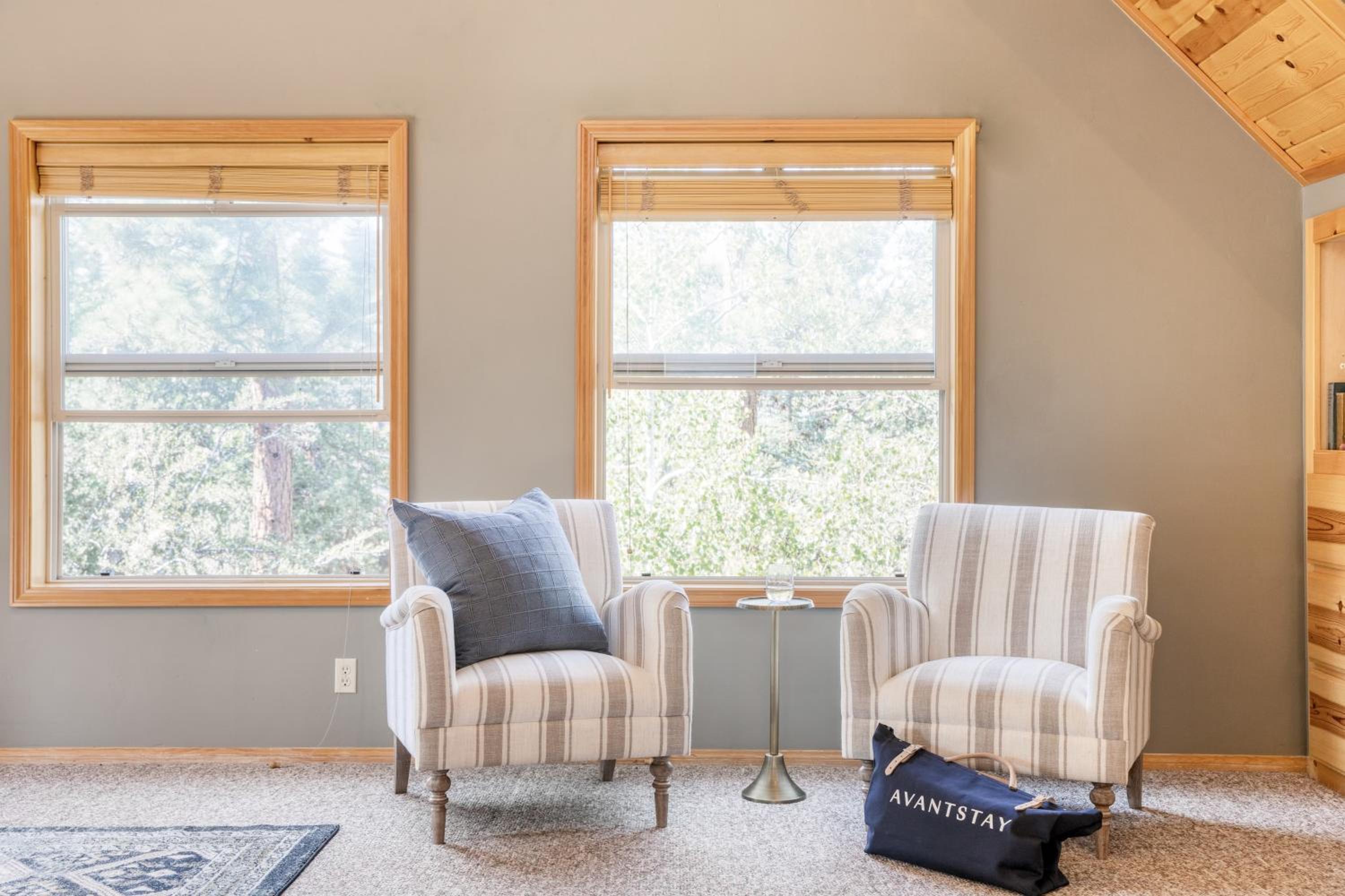 Tanglewood by AvantStay 10mins to Bear Mountain Contemporary Hillside Cabin