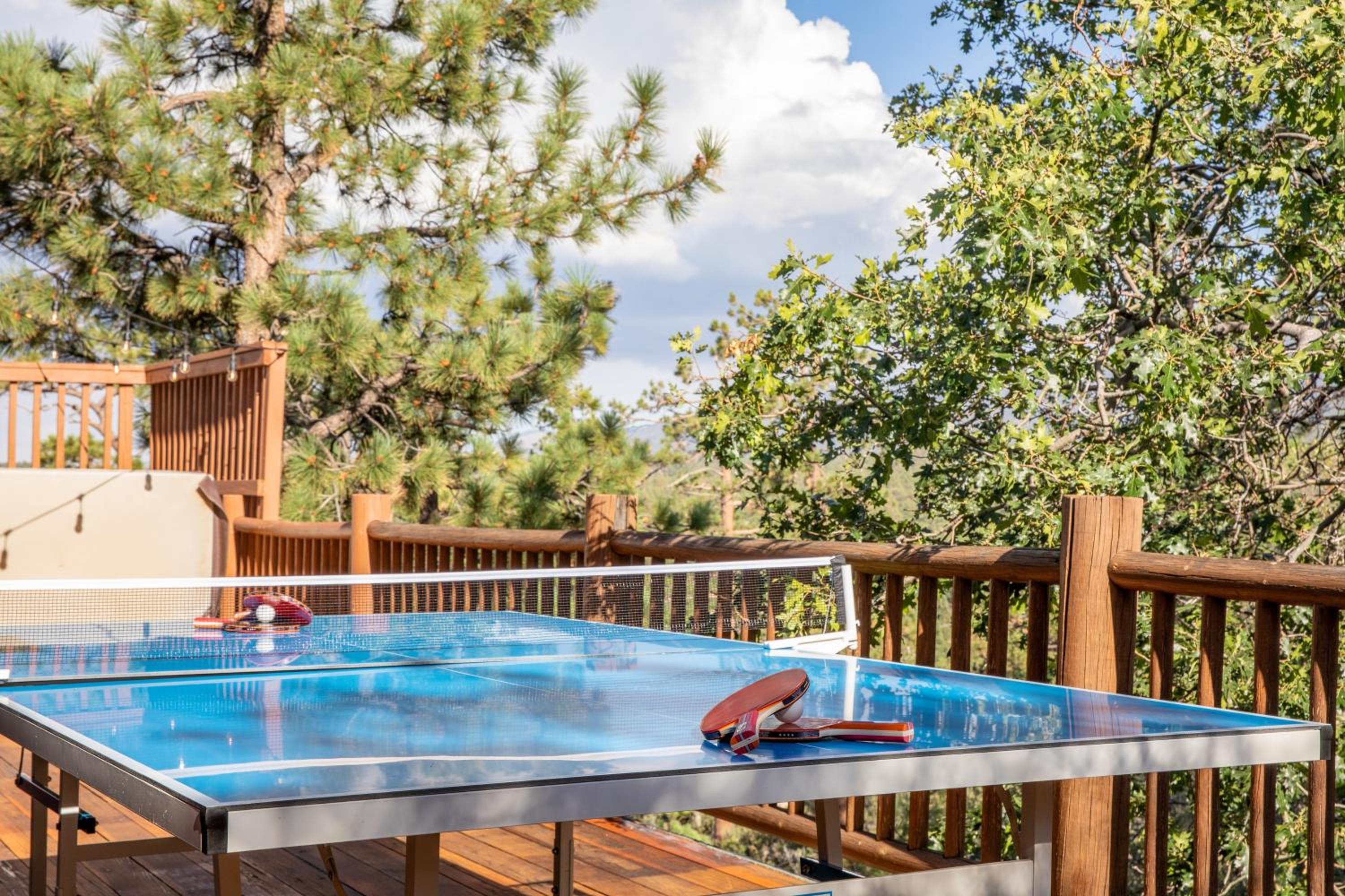 Tanglewood by AvantStay 10mins to Bear Mountain Contemporary Hillside Cabin