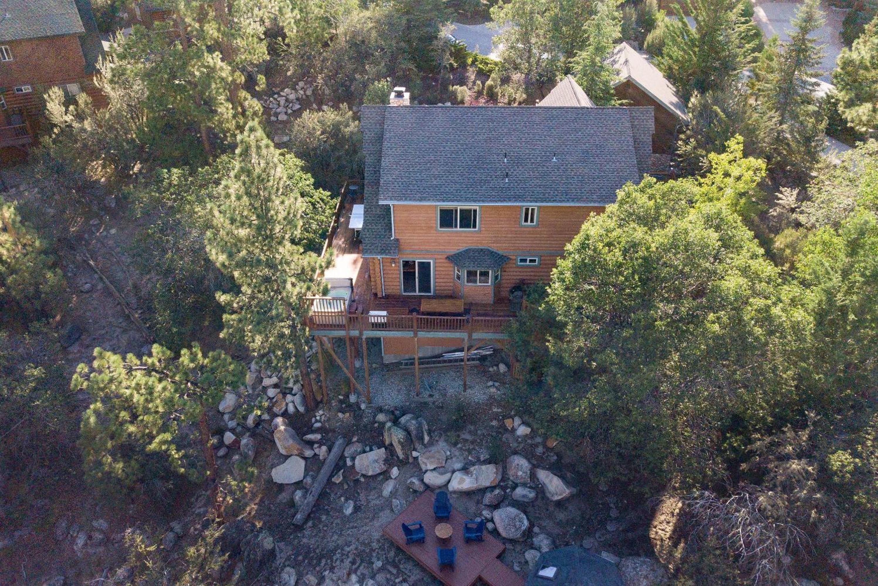 Tanglewood by AvantStay 10mins to Bear Mountain Contemporary Hillside Cabin
