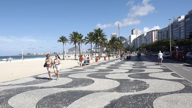 Apt reformado Copacabana lateral praia 815 view 3